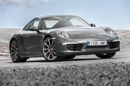 Porsche testa célula de bateria feita com materiais recuperados