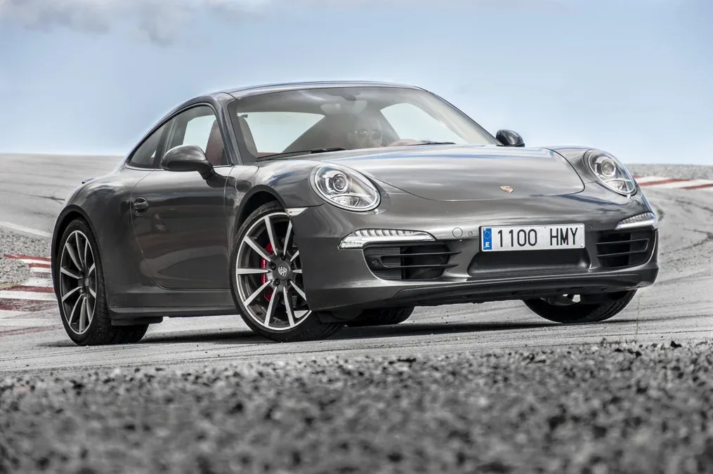 Porsche testa célula de bateria feita com materiais recuperados