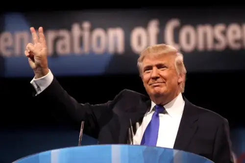 Trump ameaça “aniquilar” Irã e exalta força econômica dos EUA na ONU