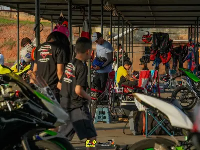 Oficina de motos e escola de pilotagem bs racing